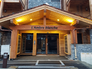 Luminaires pour extérieur de bâtiment en montagne